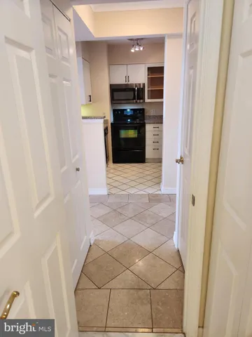 $2,850 | 5809 Nicholson Lane, Unit 304, Rockville, MD 20852