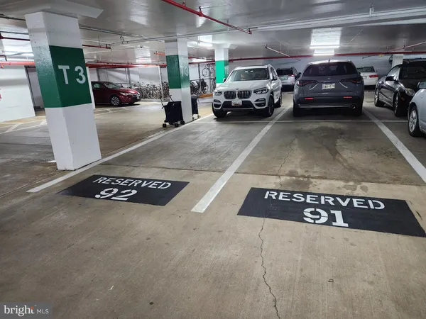 $2,850 | 5809 Nicholson Lane, Unit 304, Rockville, MD 20852