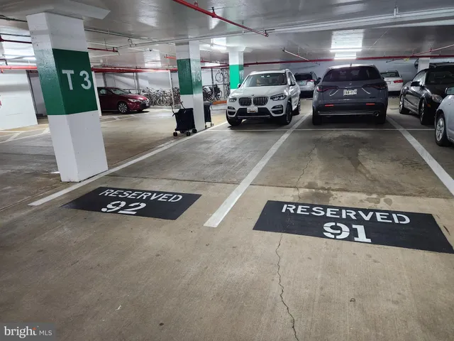 $2,850 | 5809 Nicholson Lane, Unit 304, Rockville, MD 20852