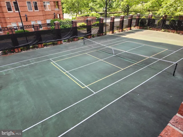 $2,850 | 5809 Nicholson Lane, Unit 304, Rockville, MD 20852