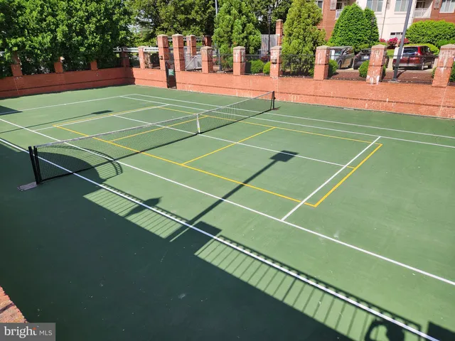 $2,850 | 5809 Nicholson Lane, Unit 304, Rockville, MD 20852