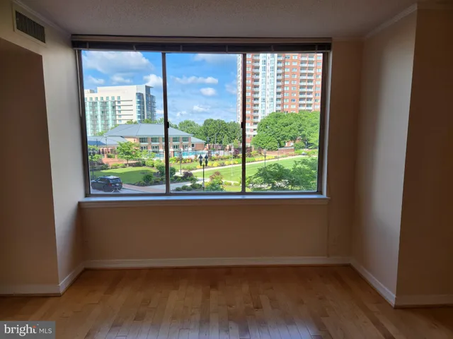 $2,850 | 5809 Nicholson Lane, Unit 304, Rockville, MD 20852