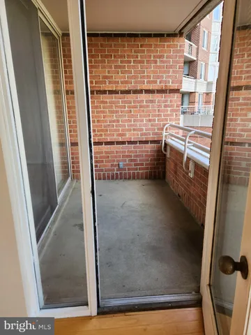 $2,850 | 5809 Nicholson Lane, Unit 304, Rockville, MD 20852