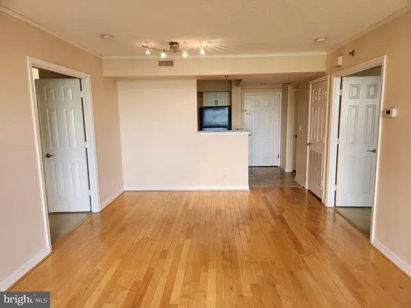 $2,850 | 5809 Nicholson Lane, Unit 304, Rockville, MD 20852