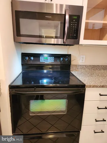 $2,850 | 5809 Nicholson Lane, Unit 304, Rockville, MD 20852