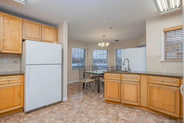 $770,000 | 3 Horizon Court, Unit 304, Monsey, NY 10952