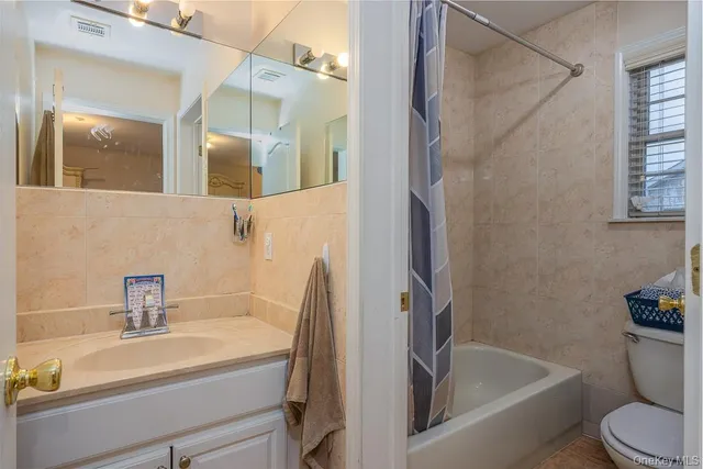 $770,000 | 3 Horizon Court, Unit 304, Monsey, NY 10952