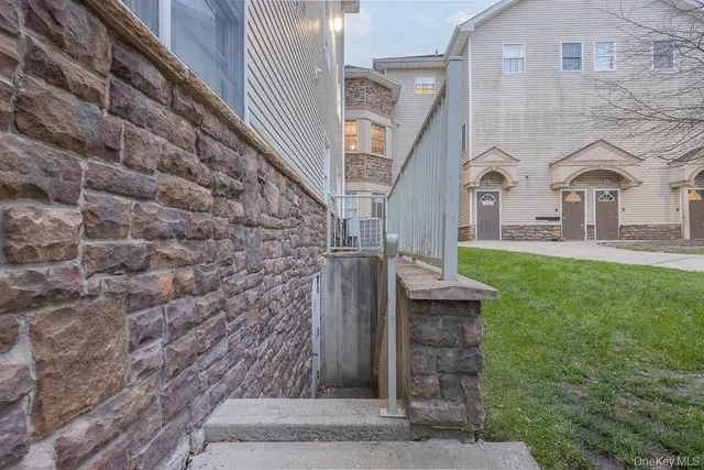 $770,000 | 3 Horizon Court, Unit 304, Monsey, NY 10952