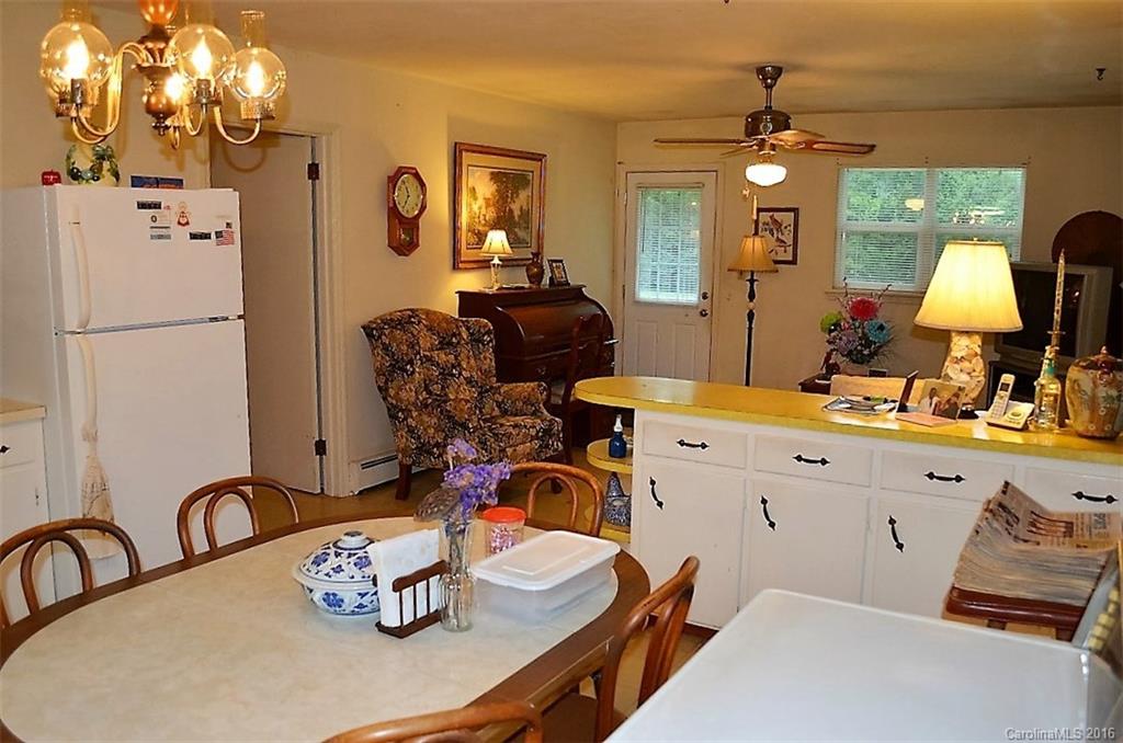 1077 Old Mountain Road Hiddenite, NC 28636 - Photo 14 of 18 Gallery Image 14
