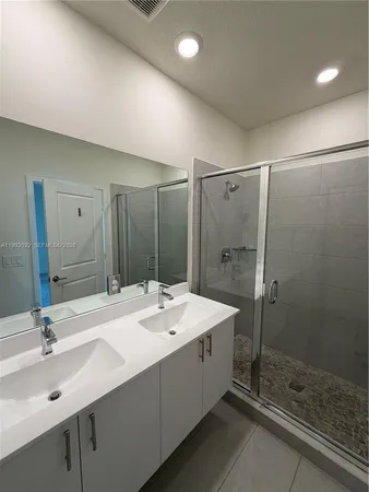 $4,400 | 4470 Northwest 83rd Avenue, Doral, FL 33166