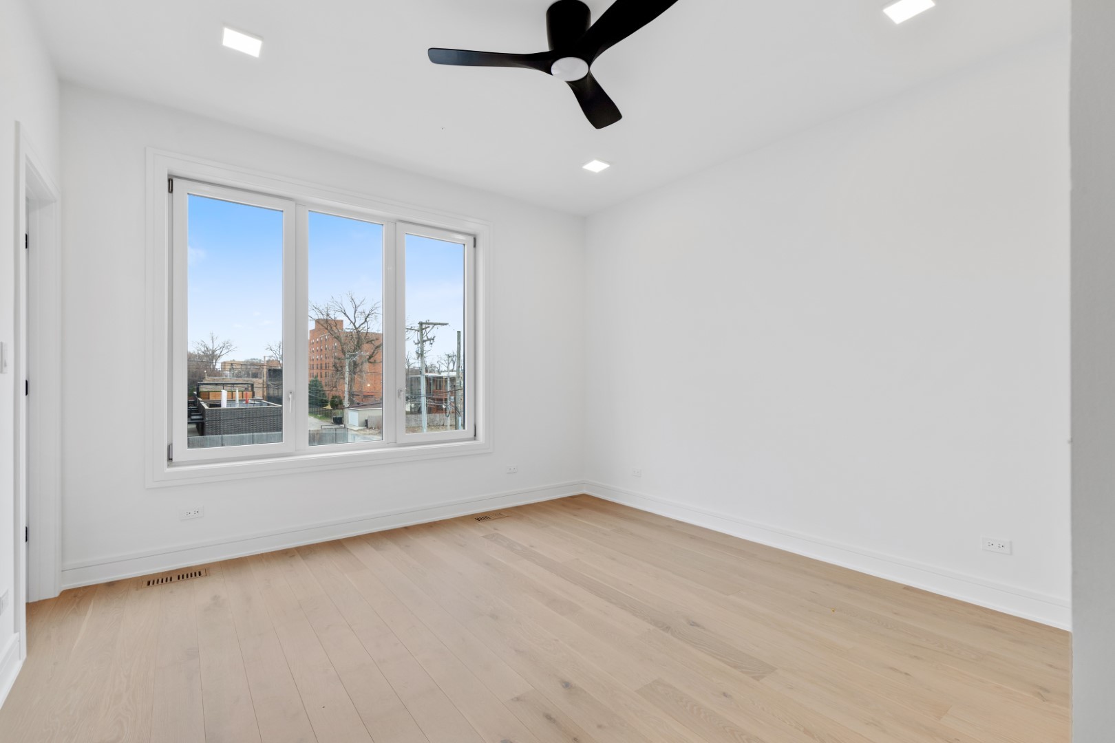 336 East Pershing Road Chicago, IL 60653 - Photo 40 of 86