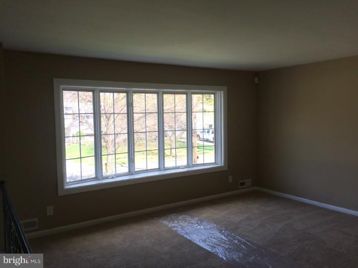 18 Knoll Road Stratford, NJ 08084 - Photo 12 of 24