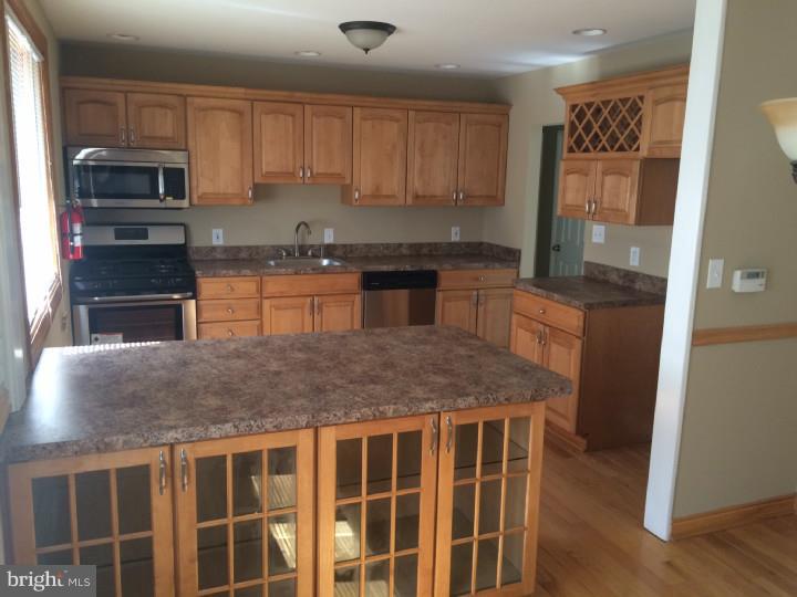 18 Knoll Road Stratford, NJ 08084 - Photo 4 of 24