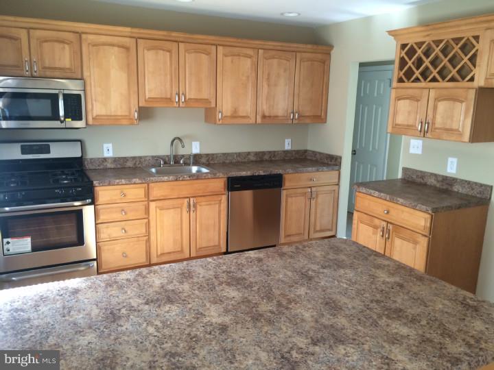 18 Knoll Road Stratford, NJ 08084 - Photo 5 of 24