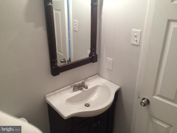 18 Knoll Road Stratford, NJ 08084 - Photo 7 of 24