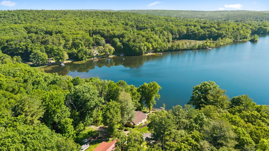 21 Carrier Lane Sutton, MA 01590 - Photo 2 of 42