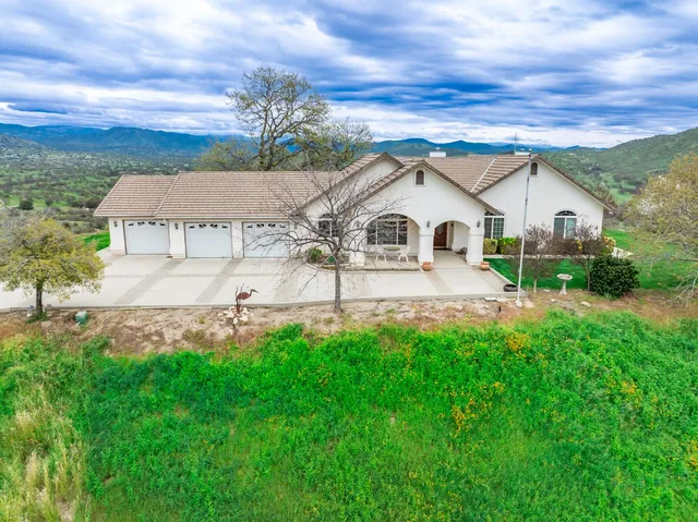 $729,950 | 20997 Auberry Road, Clovis, CA 93619