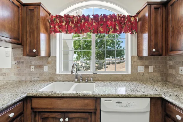 $729,950 | 20997 Auberry Road, Clovis, CA 93619