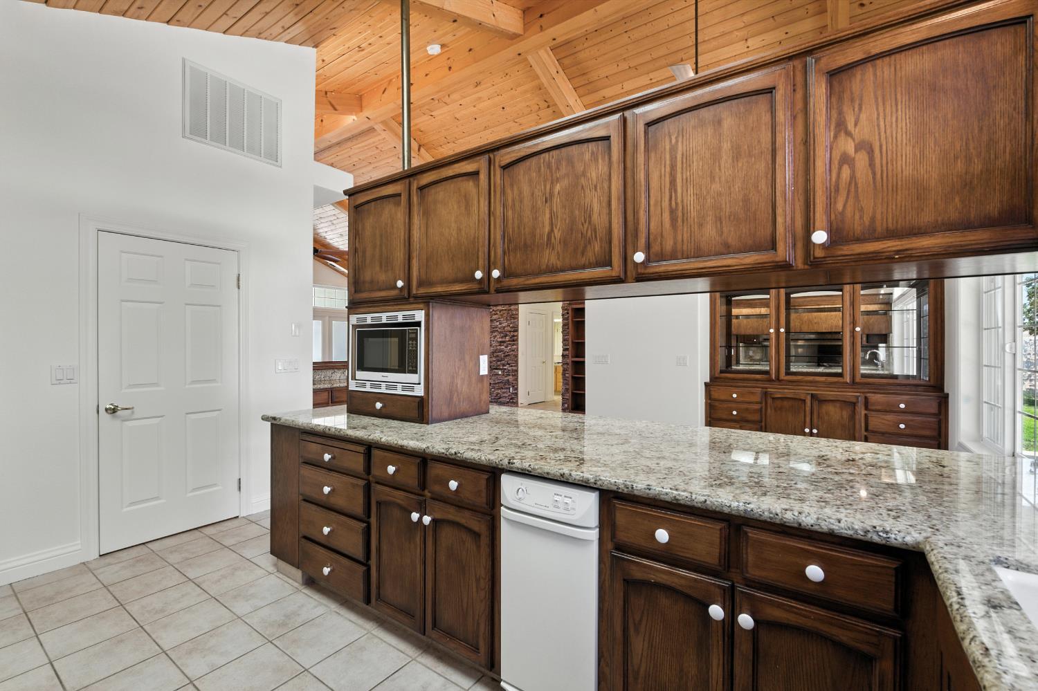 20997 Auberry Road Clovis, CA 93619 - Photo 17 of 72