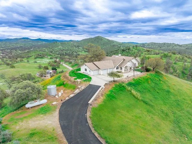 $729,950 | 20997 Auberry Road, Clovis, CA 93619