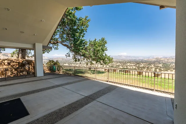 $729,950 | 20997 Auberry Road, Clovis, CA 93619