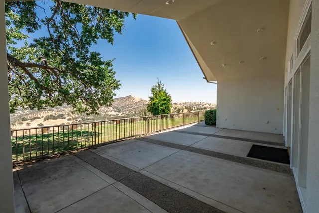 $729,950 | 20997 Auberry Road, Clovis, CA 93619