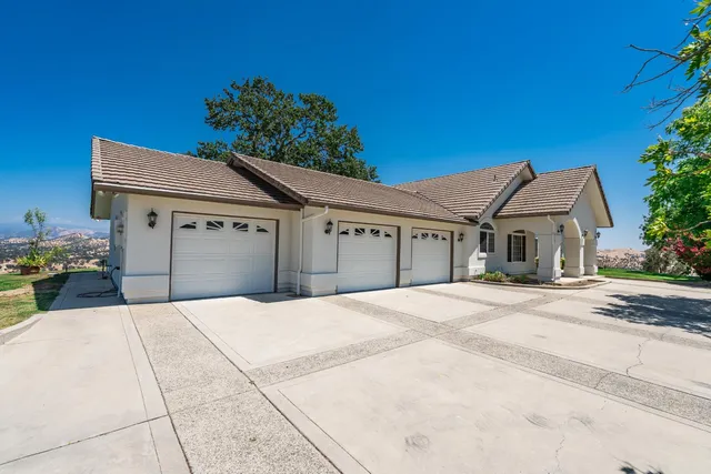 $729,950 | 20997 Auberry Road, Clovis, CA 93619