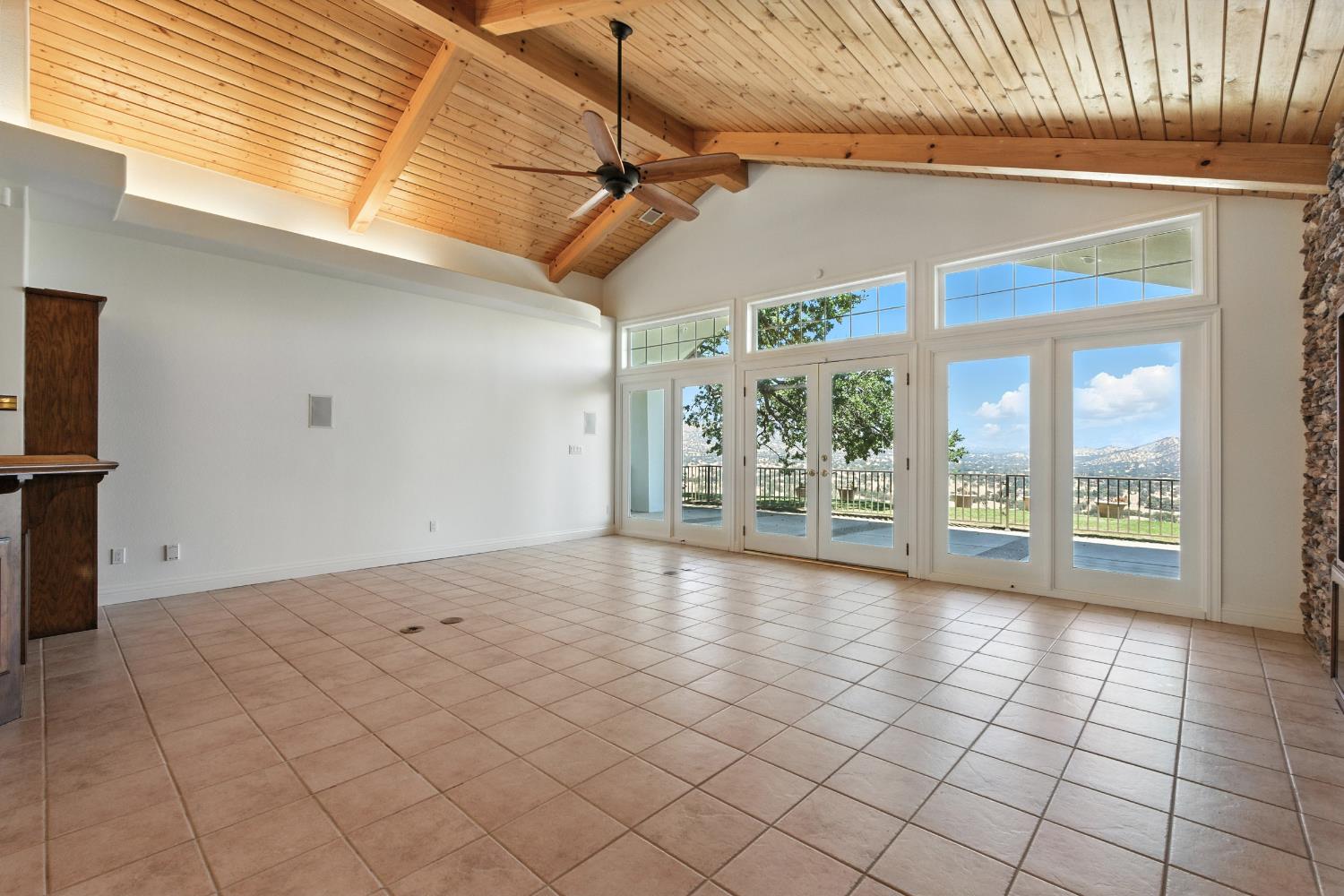 20997 Auberry Road Clovis, CA 93619 - Photo 6 of 72