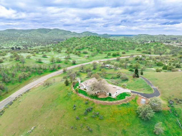 $729,950 | 20997 Auberry Road, Clovis, CA 93619