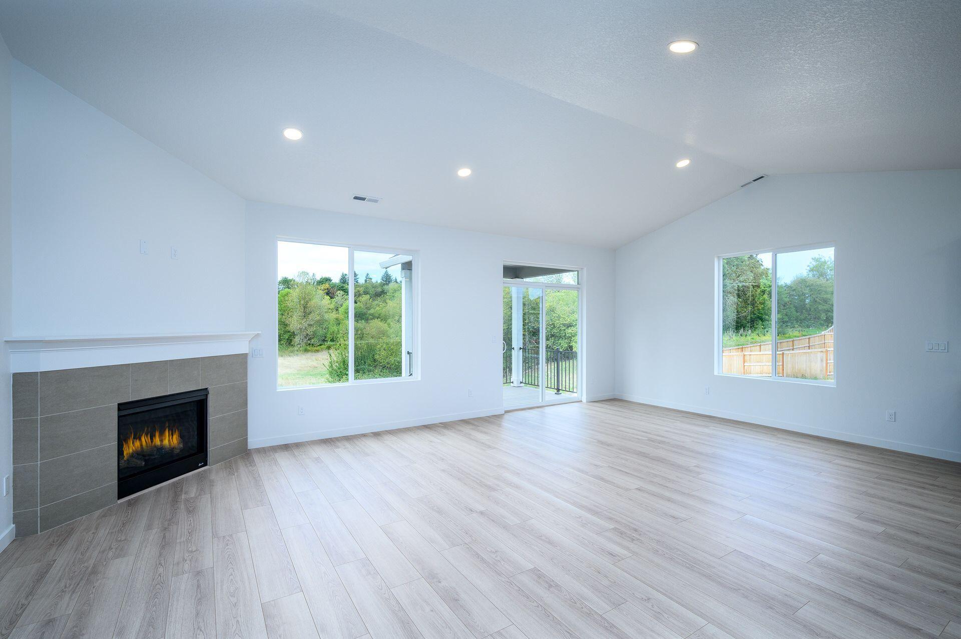 1171 Pumpkin Ridge, Unit 325 Eagle Point, OR 97524 - Photo 7 of 18 7