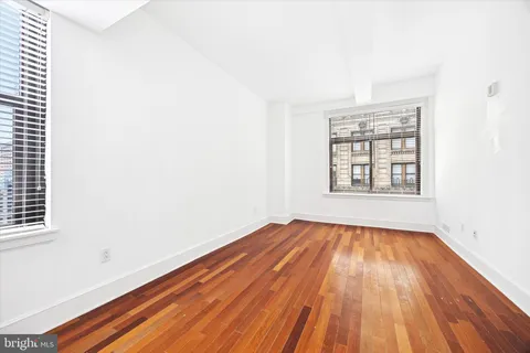 $275,000 | 1500 Chestnut Street, Unit 15H, Philadelphia, PA 19102