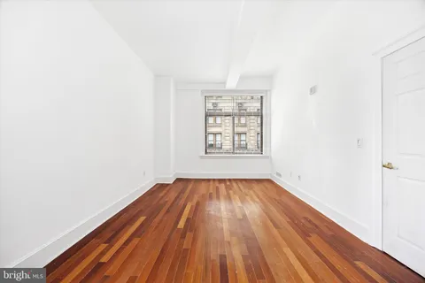 $275,000 | 1500 Chestnut Street, Unit 15H, Philadelphia, PA 19102