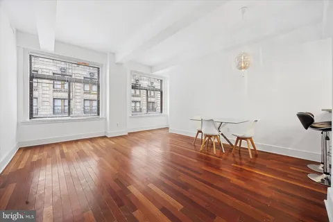 $275,000 | 1500 Chestnut Street, Unit 15H, Philadelphia, PA 19102