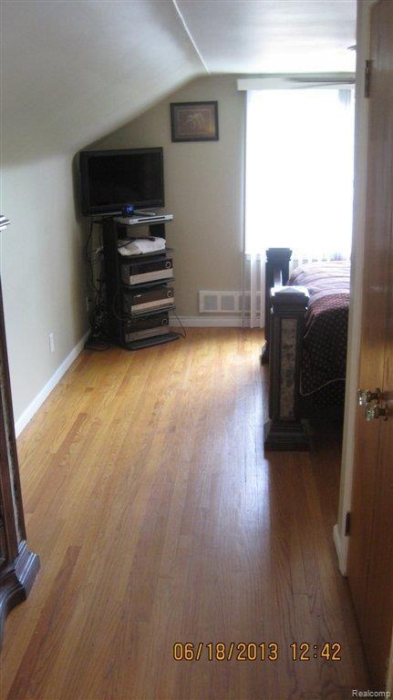 15627 Champaign Road Allen Park, MI 48101 - Photo 14 of 25 010.JPG