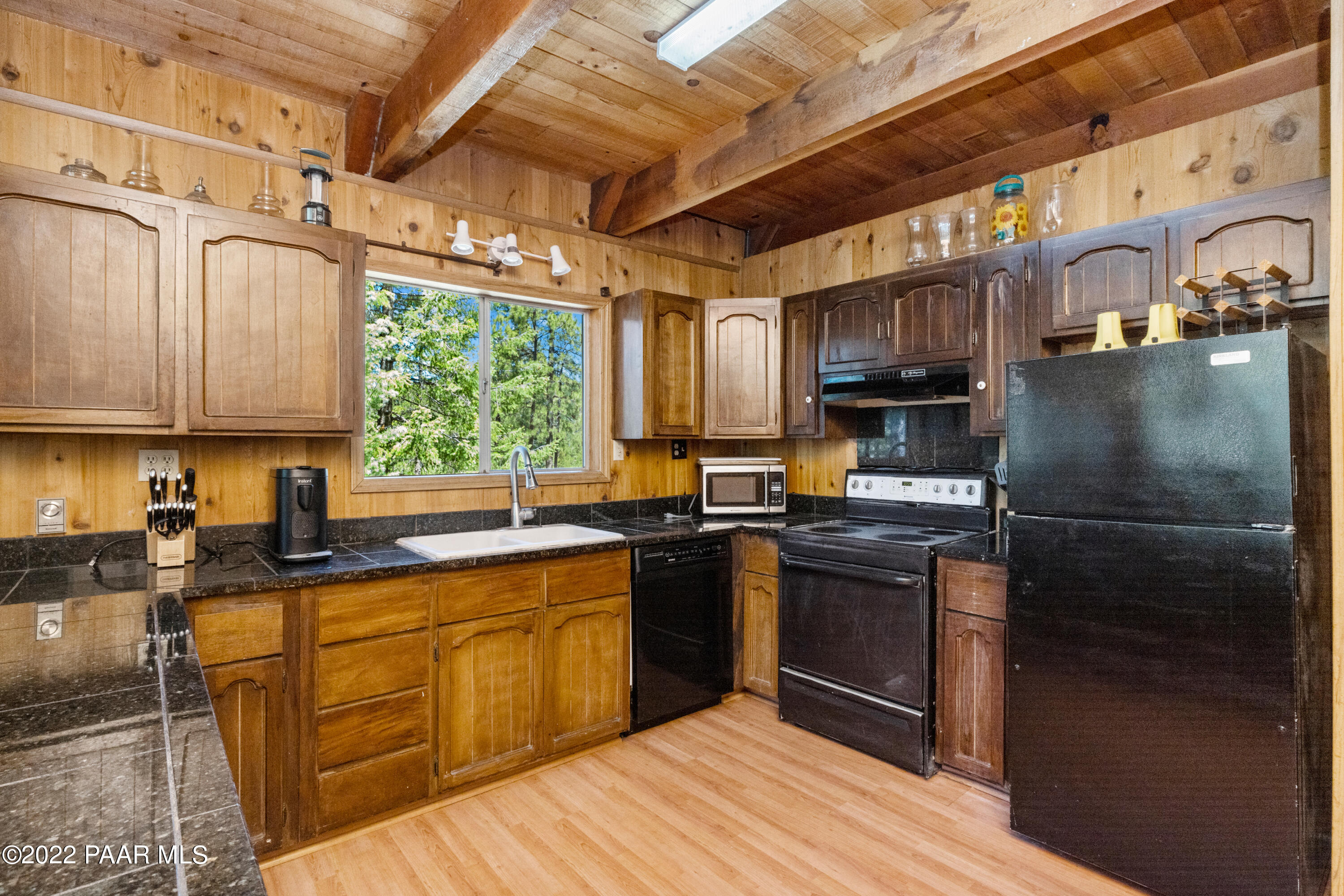 3190 Bluff Road Prescott, AZ 86303 - Photo 10 of 35 012_Kitchen