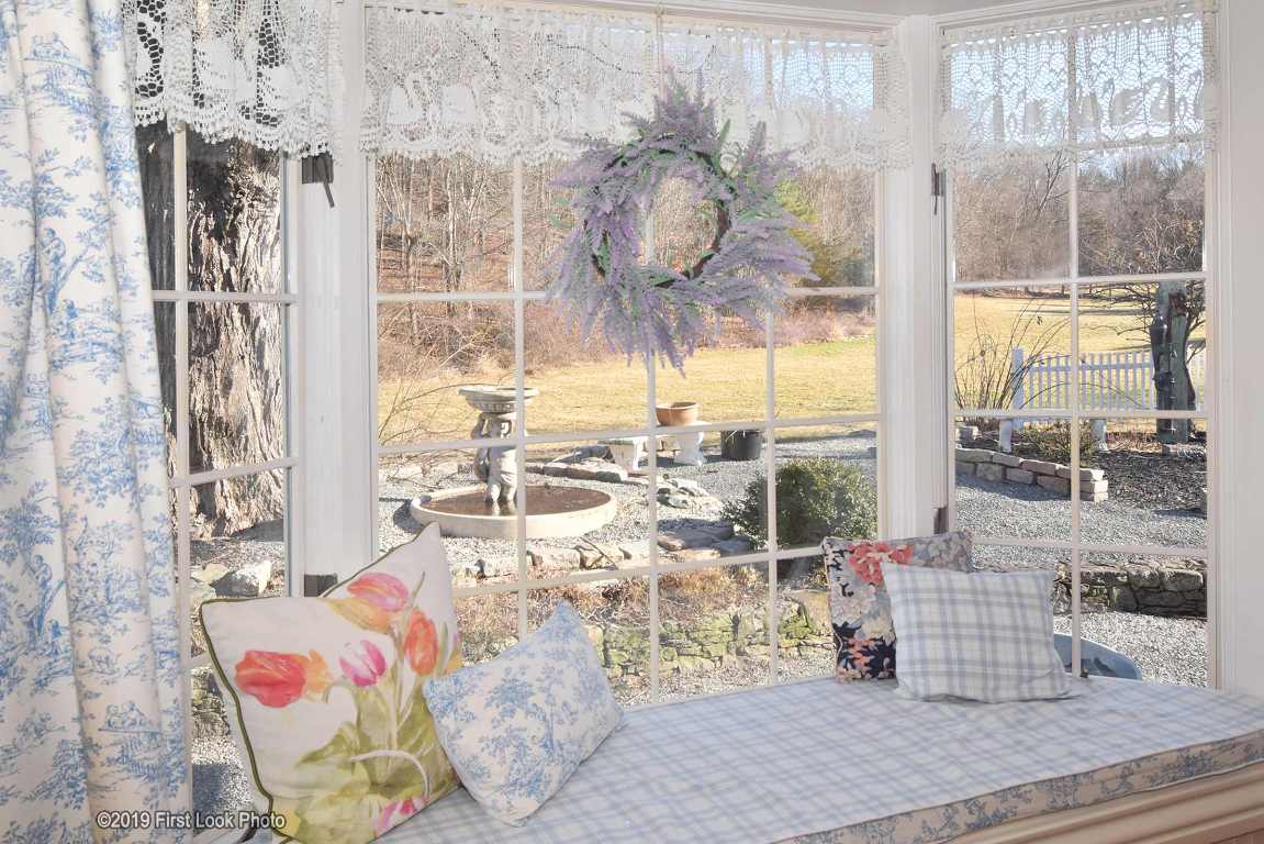 575 Great Road Lincoln, RI 02865 - Photo 13 of 40
