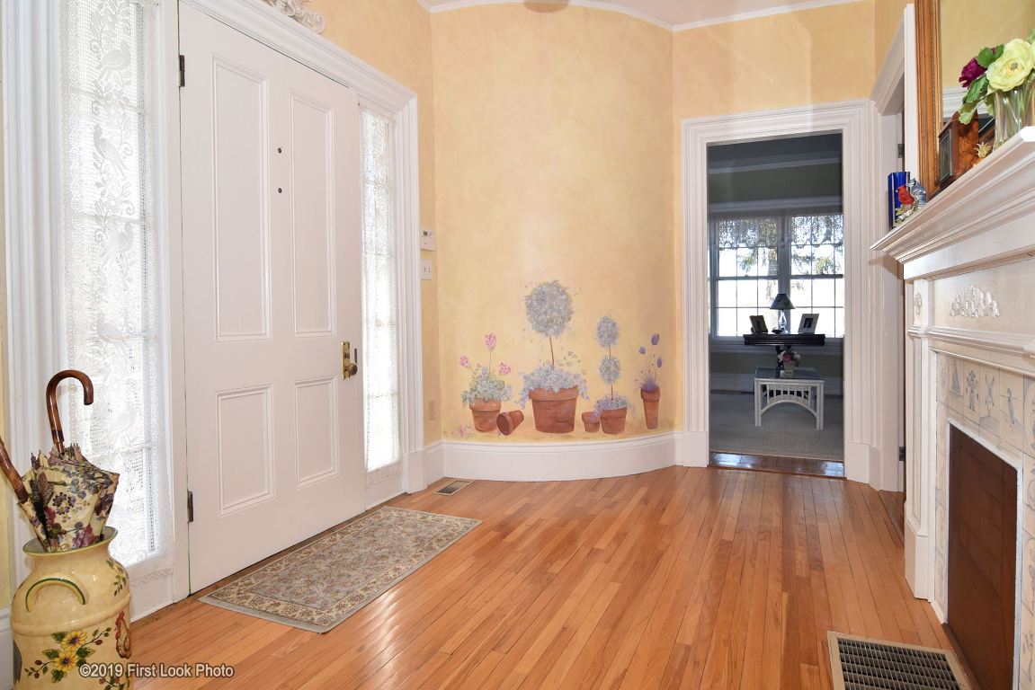 575 Great Road Lincoln, RI 02865 - Photo 2 of 40