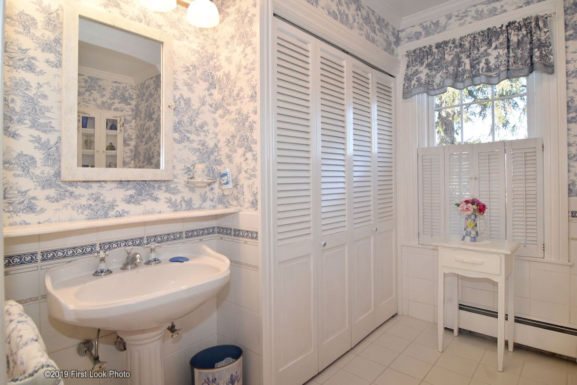 575 Great Road Lincoln, RI 02865 - Photo 27 of 40