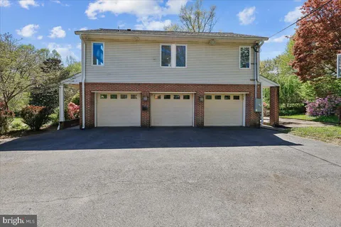 $1,300,000 | 13113 Chestnut Oak Drive, Darnestown, MD 20878