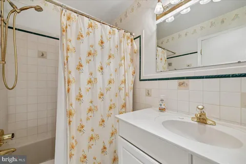 $1,300,000 | 13113 Chestnut Oak Drive, Darnestown, MD 20878