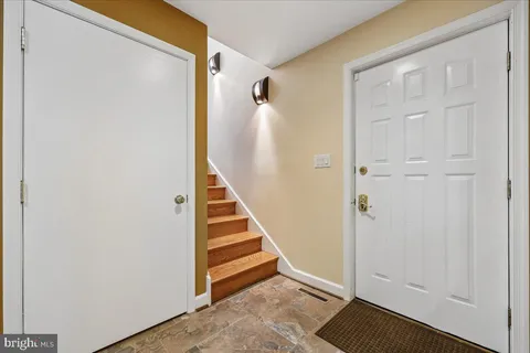 $1,300,000 | 13113 Chestnut Oak Drive, Darnestown, MD 20878