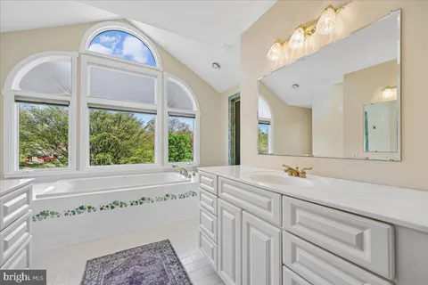$1,300,000 | 13113 Chestnut Oak Drive, Darnestown, MD 20878