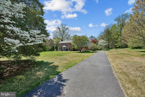 $1,300,000 | 13113 Chestnut Oak Drive, Darnestown, MD 20878