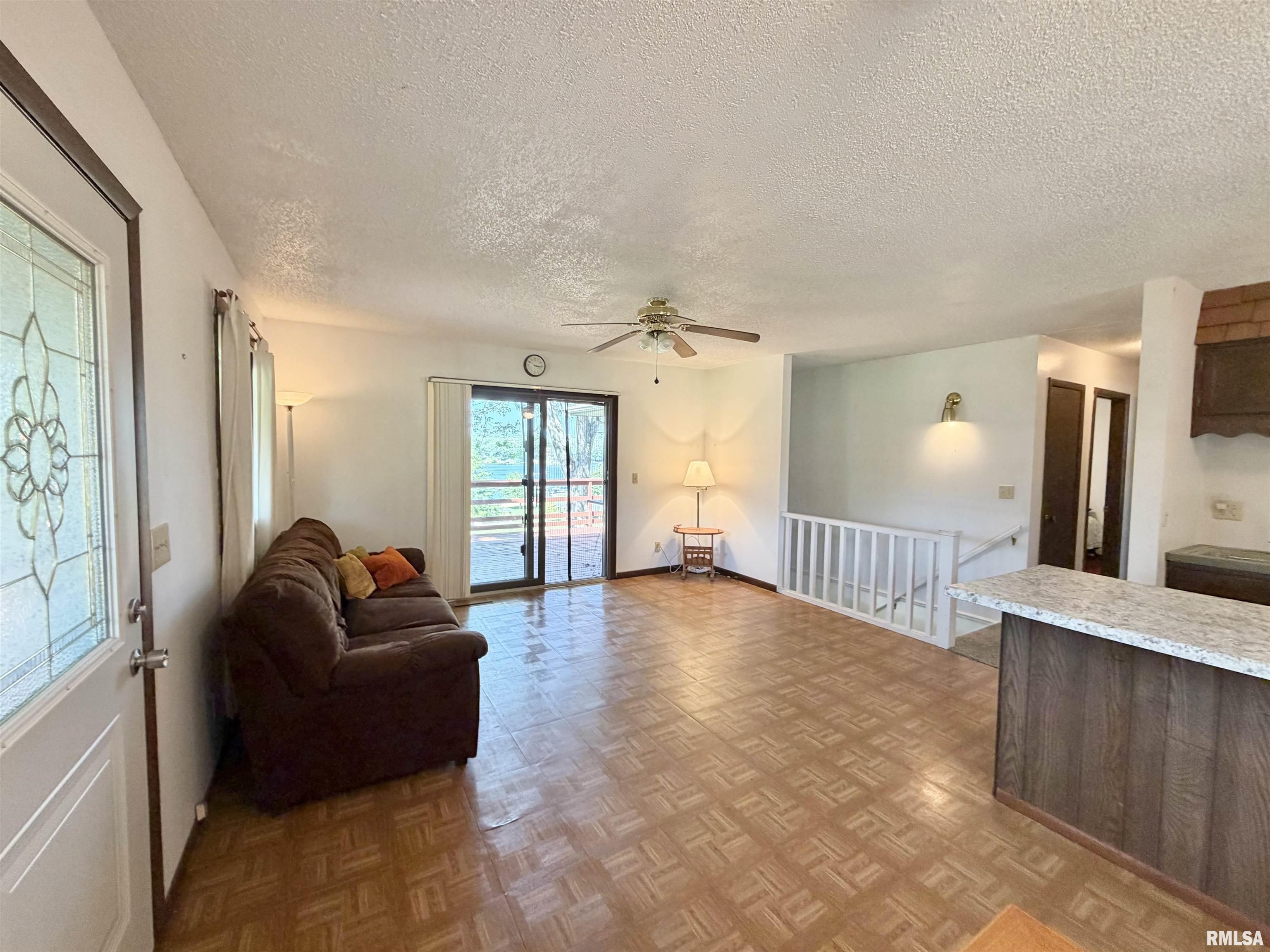 1026 Lakeview Road North Dahinda, IL 61428 - Photo 4 of 34 Gallery Image 4