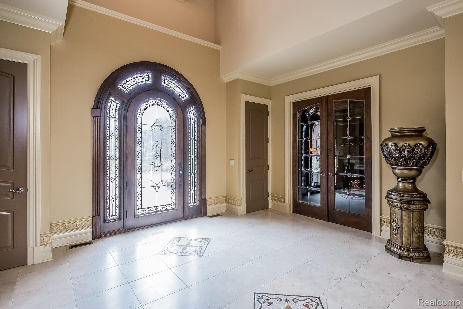 1310 Orchard Ridge Road Bloomfield Hills, MI 48304 - Photo 5 of 52 4A - FOYER.jpg