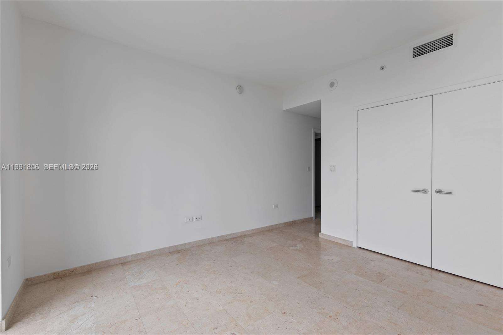 88 Southwest 7th Street, Unit 904 Miami, FL 33130 - Photo 22 of 34 a view of an empty room