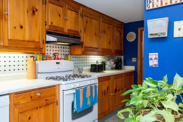 $799,900 | 26 Nickerson Road, Bedford, MA 01730