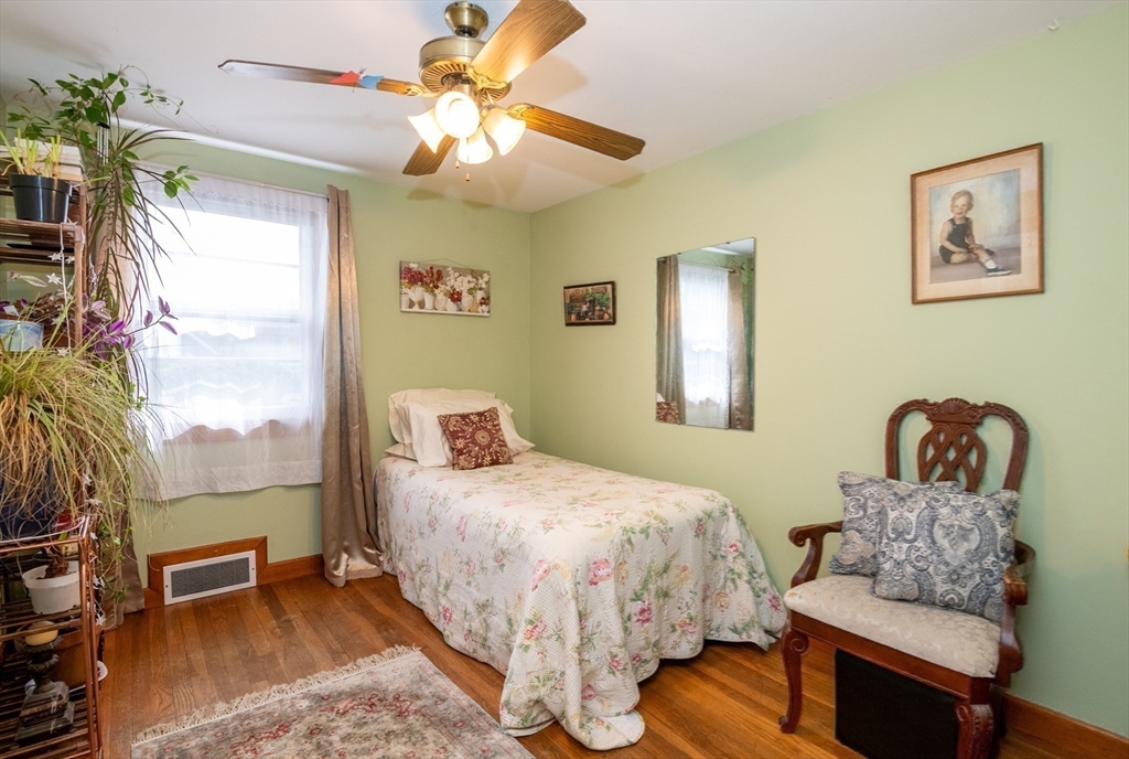 26 Nickerson Road Bedford, MA 01730 - Photo 21 of 40