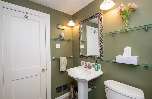 $799,900 | 26 Nickerson Road, Bedford, MA 01730