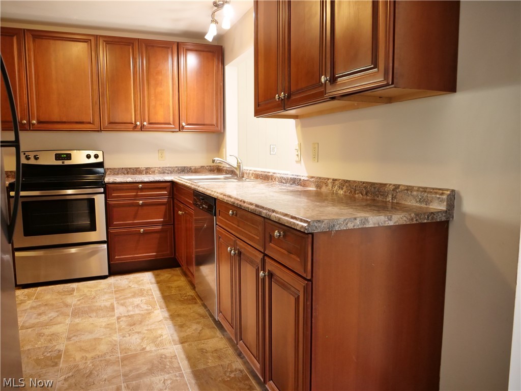 6281 Seneca Road Mentor, OH 44060 - Photo 6 of 26 Gallery Image 6